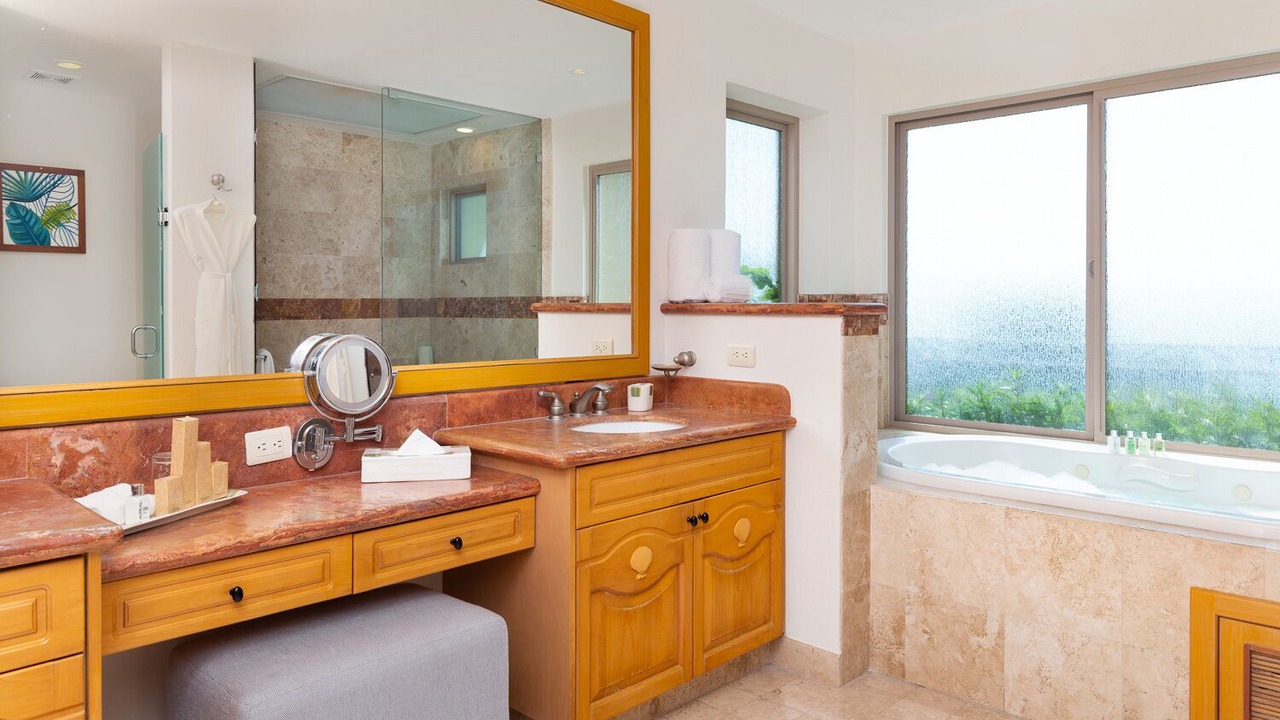 Photo of Bathroom in Flamingos
