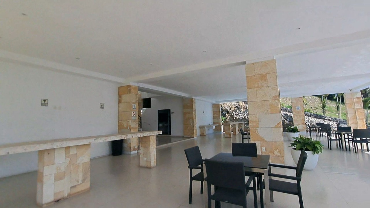 Photo of Outdoor in Burgos Bugambilias