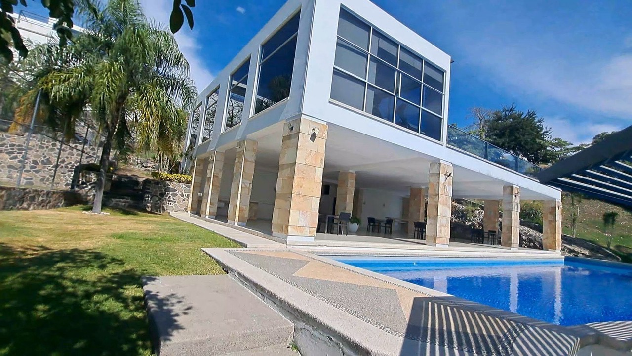 Photo of Outdoor in Burgos Bugambilias