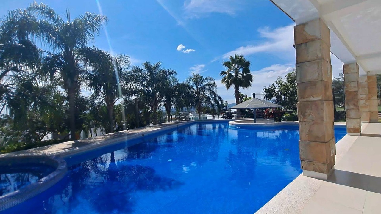 Photo of Outdoor in Burgos Bugambilias