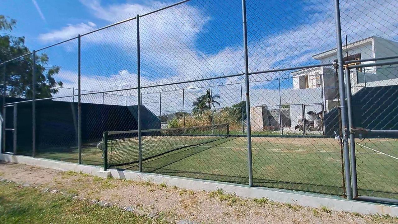 Photo of Others in Burgos Bugambilias