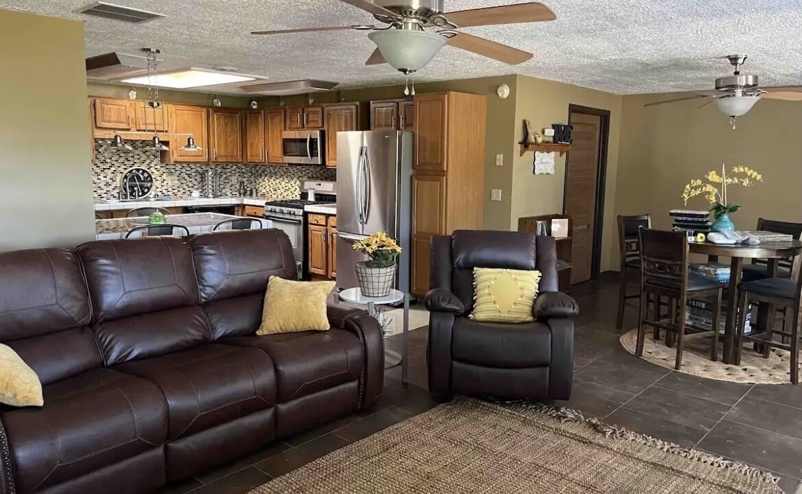 Photo of Livingroom in Vevay
