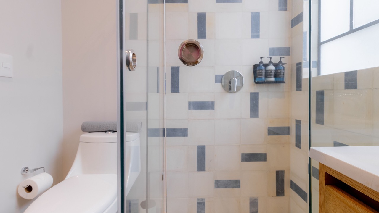 Photo of Bathroom in Anahuac