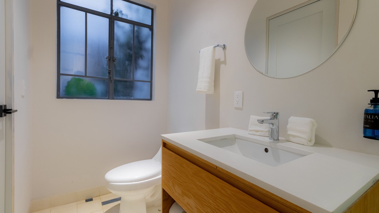 Photo of Bathroom in Anahuac