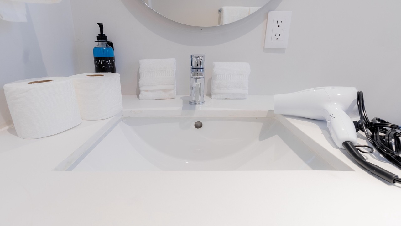 Photo of Bathroom in Anahuac