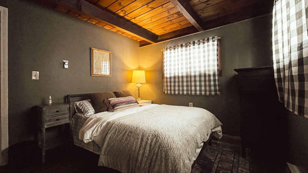 Photo of Bedroom in Center Lovell