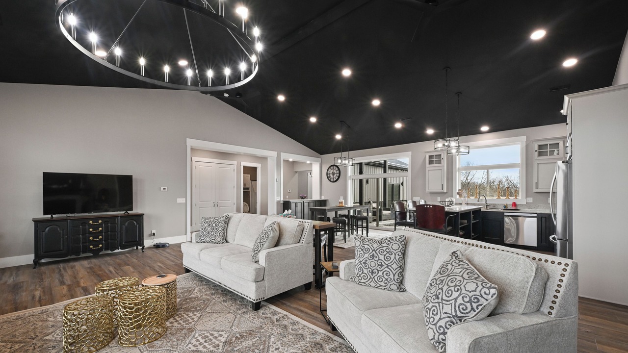 Photo of Livingroom in Aurora