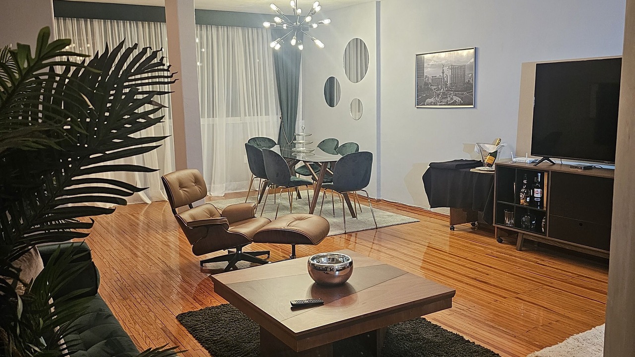 Photo of Livingroom in Anahuac