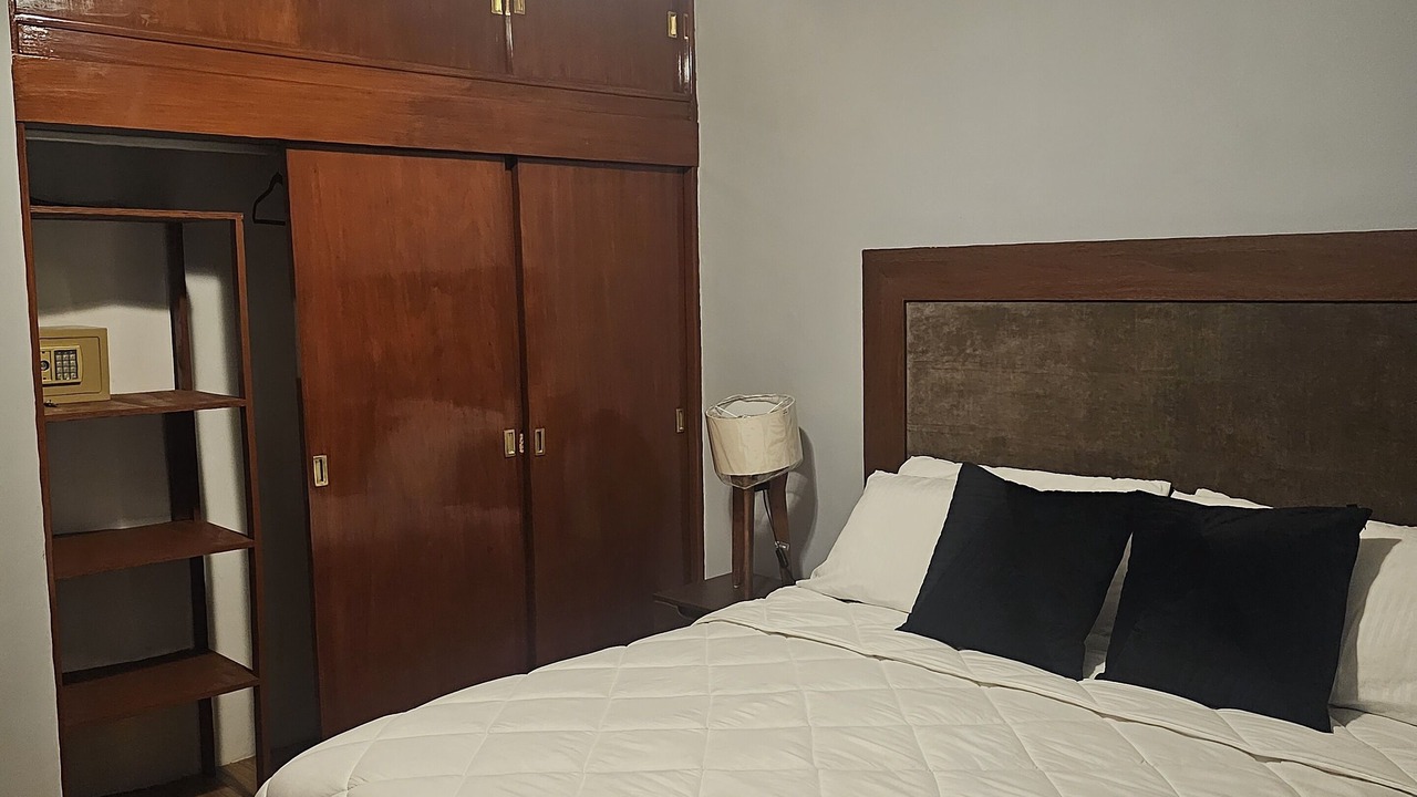 Photo of Bedroom in Anahuac