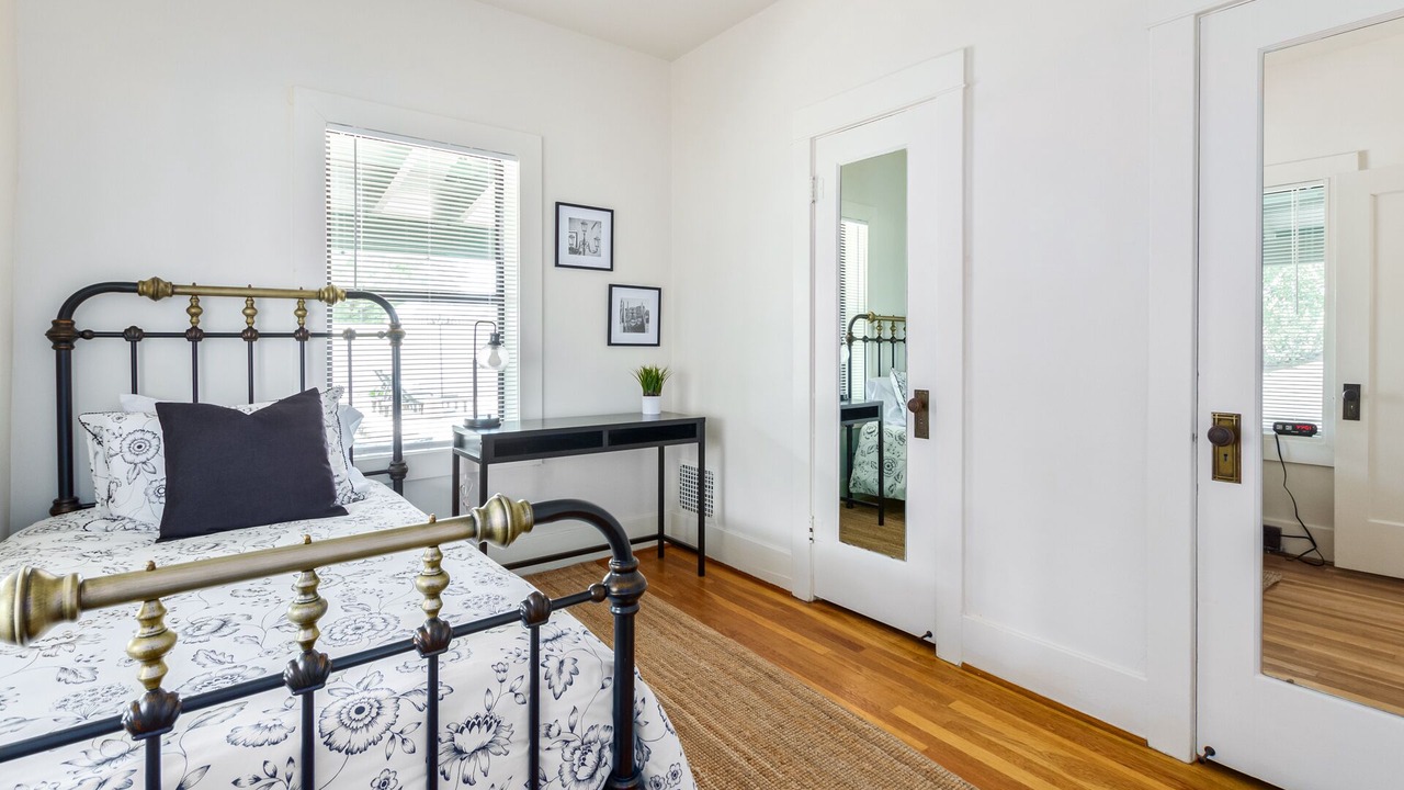 Photo of Bedroom in Sam Hughes