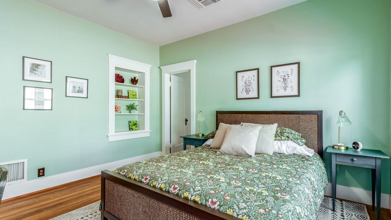 Photo of Bedroom in Sam Hughes