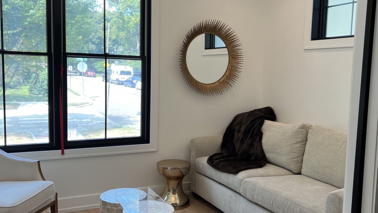 Photo of Livingroom in Burns Park
