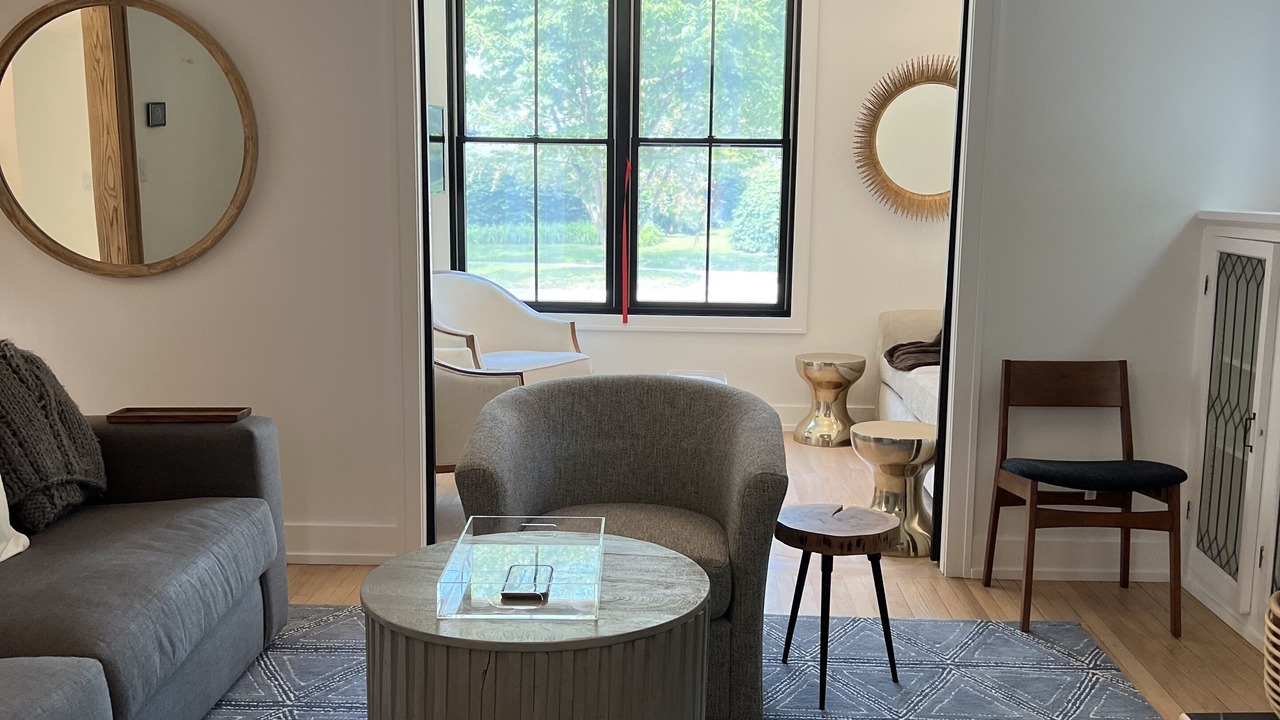 Photo of Livingroom in Burns Park