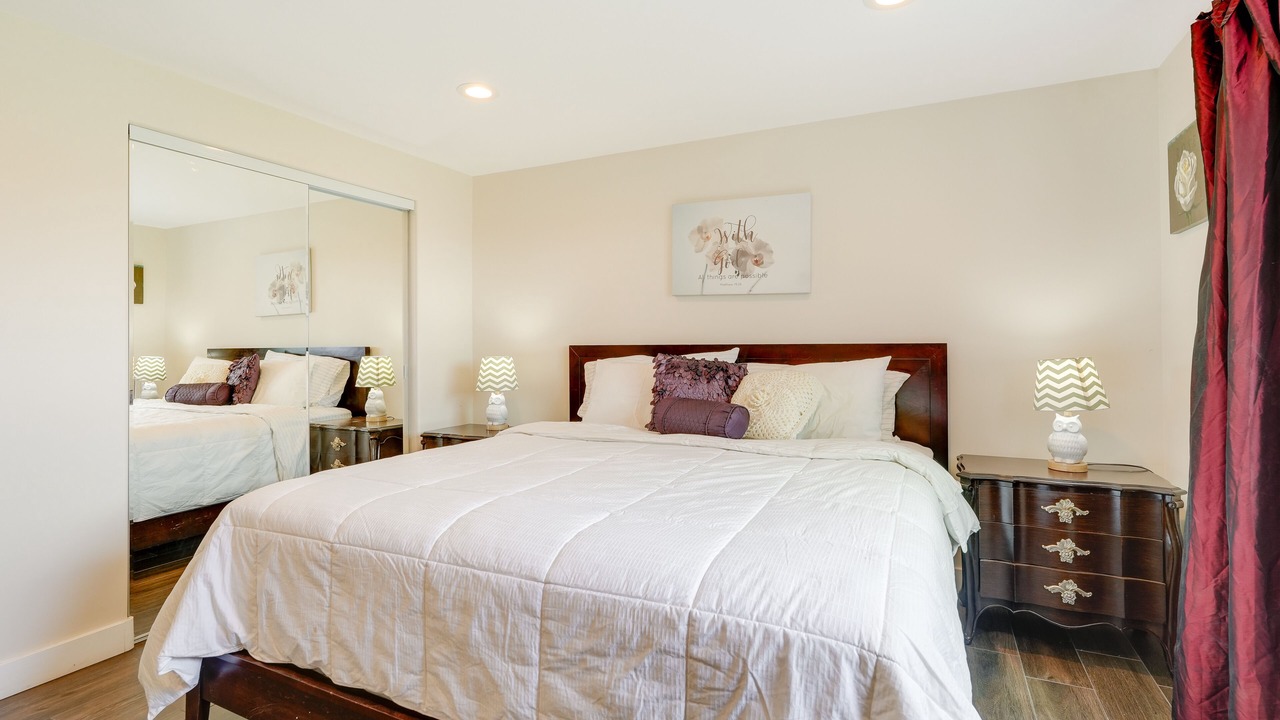Photo of Bedroom in Paradise Valley Village