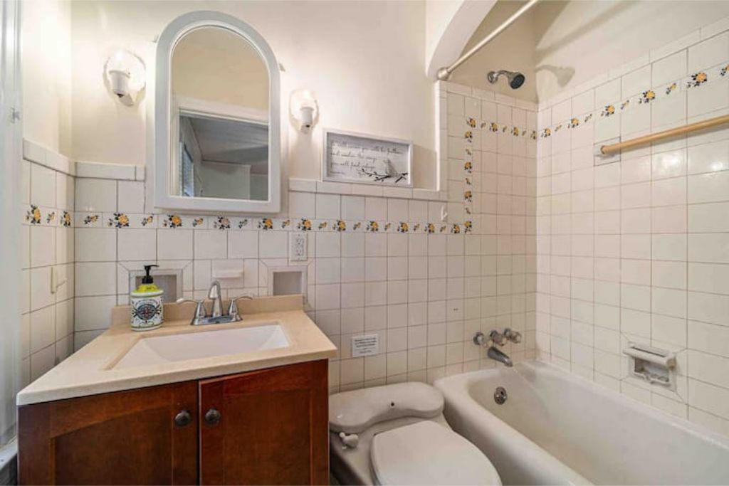 Photo of Bathroom in Grosse Pointe