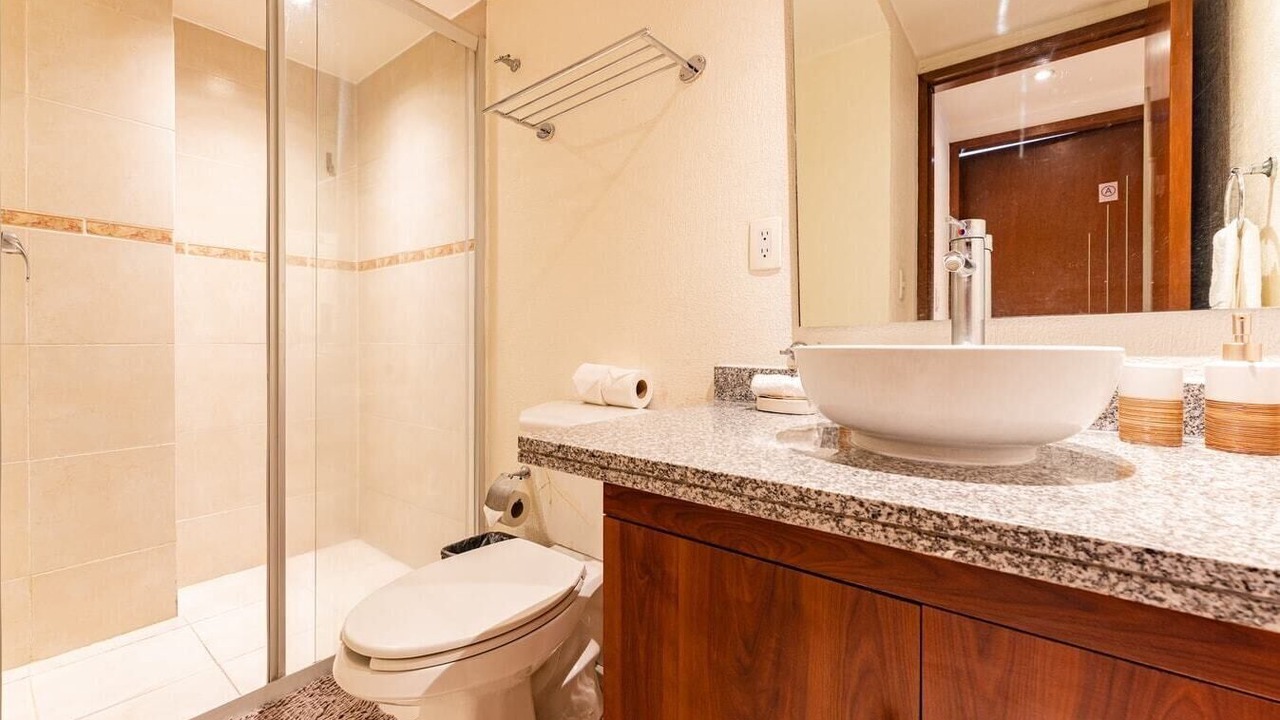 Photo of Bathroom in Anahuac