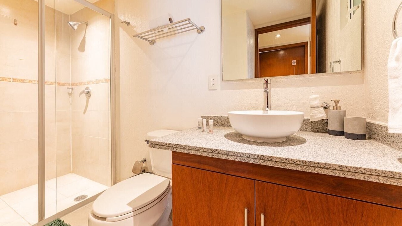 Photo of Bathroom in Anahuac
