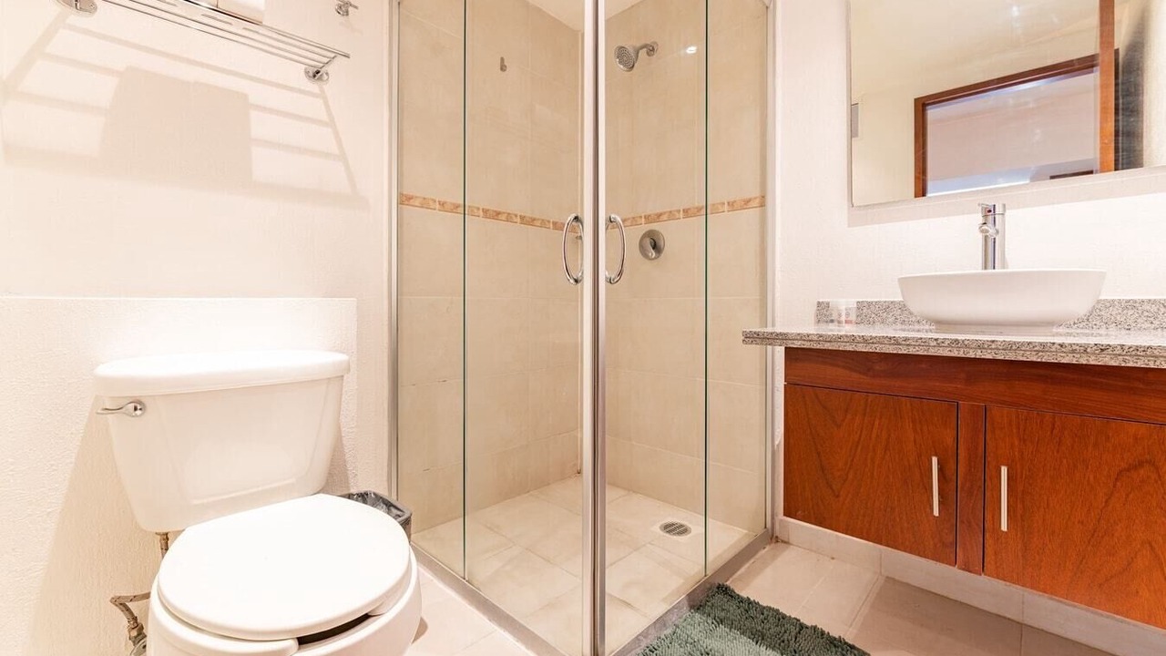 Photo of Bathroom in Anahuac