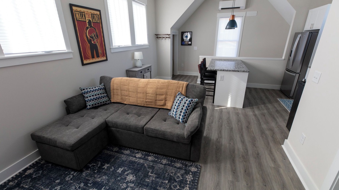 Photo of Livingroom in Belmont - Hillsboro