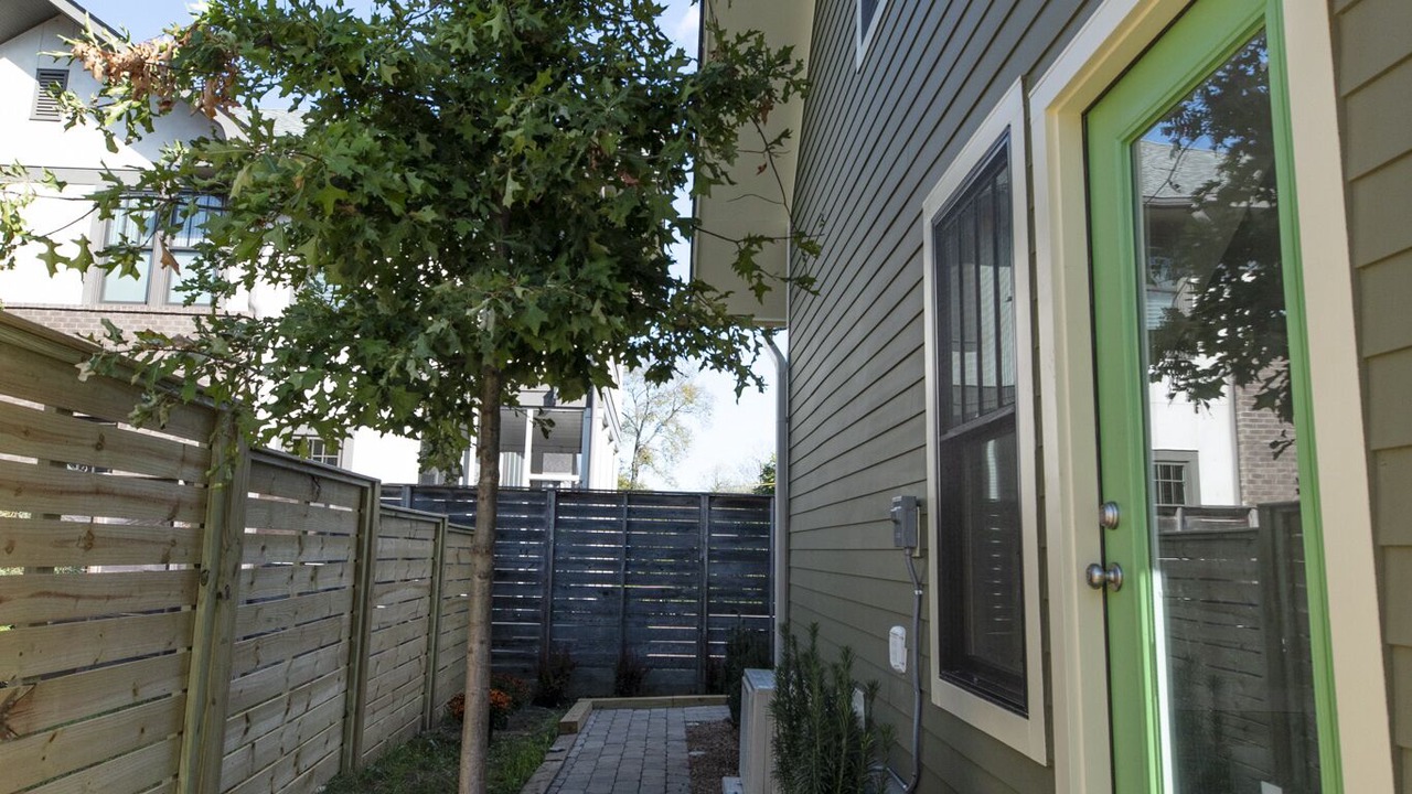 Photo of Outdoor in Belmont - Hillsboro