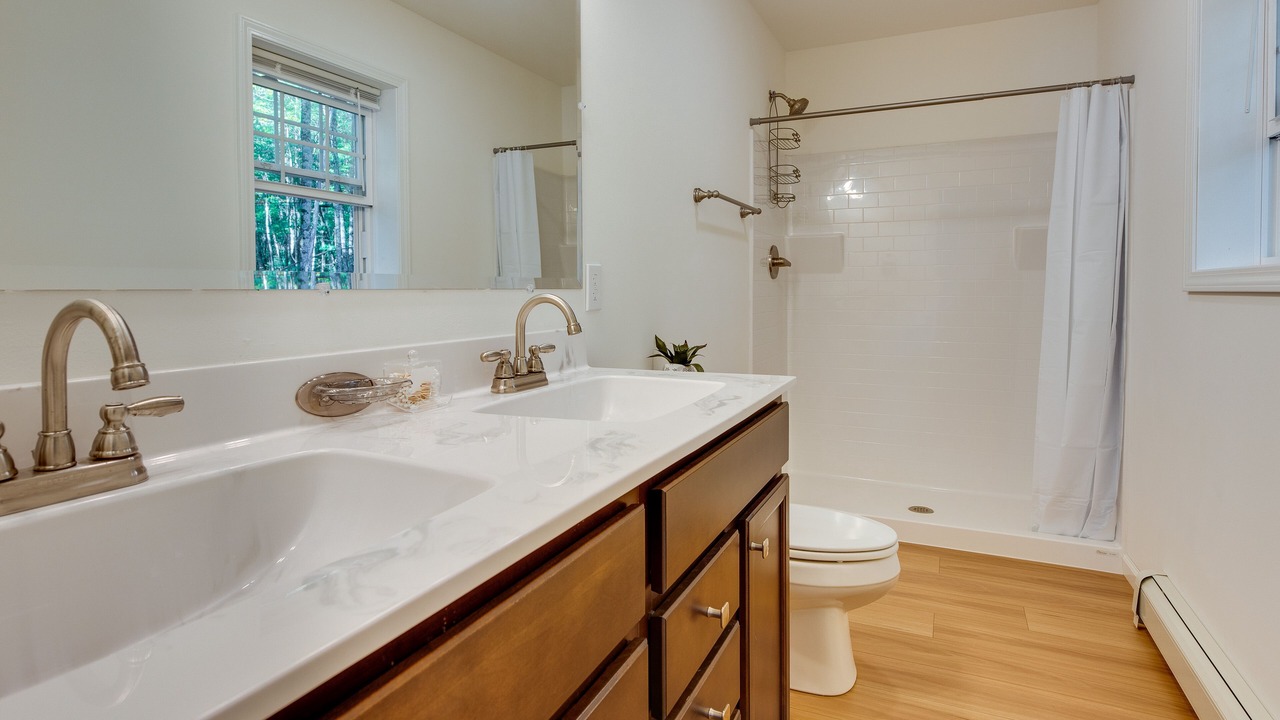 Photo of Bathroom in Lyman