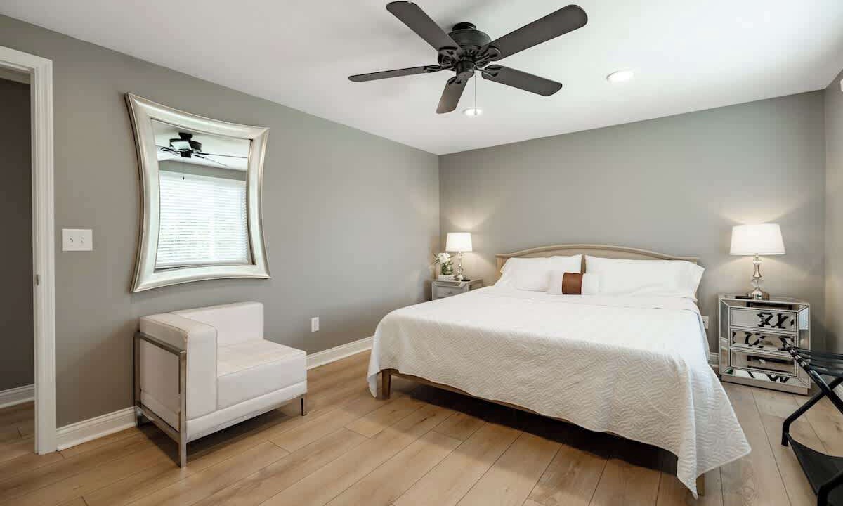 Photo of Bedroom in Roselawn Finance
