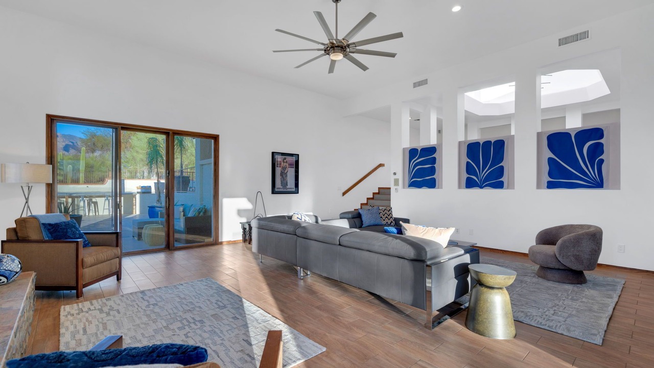 Photo of Livingroom in Oracle Foothills Estates