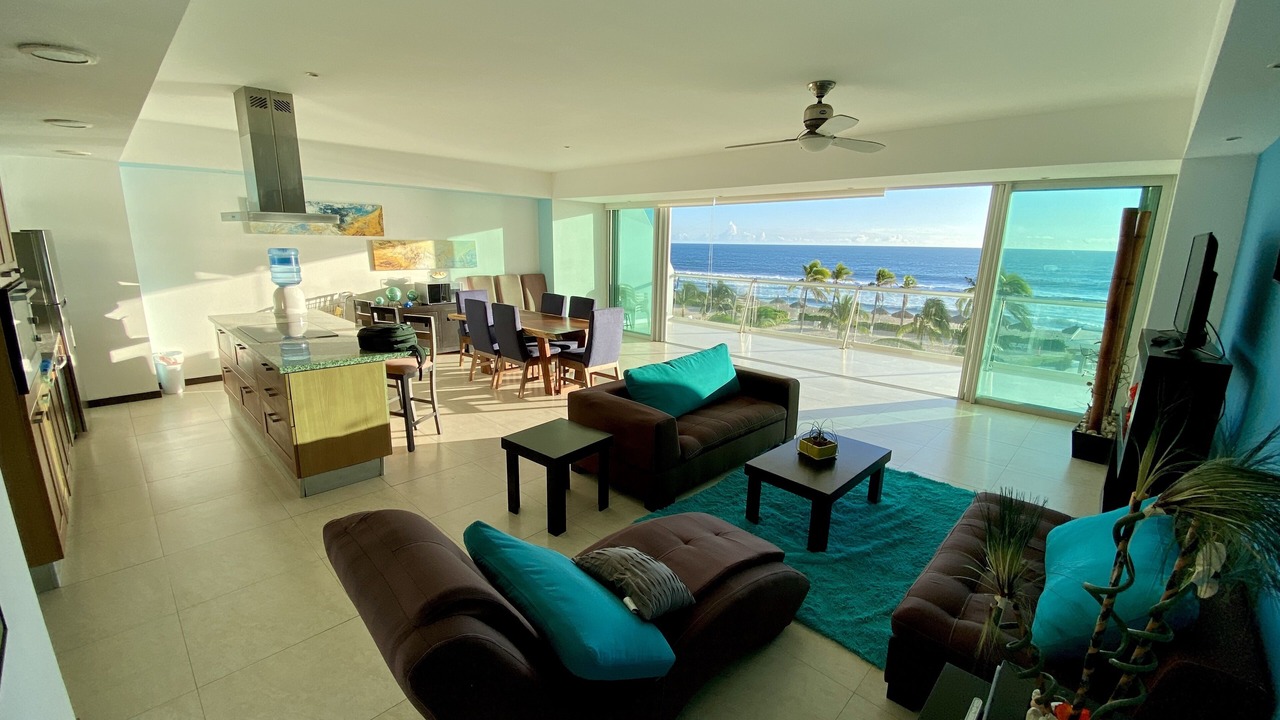 Photo of Livingroom in Cerritos