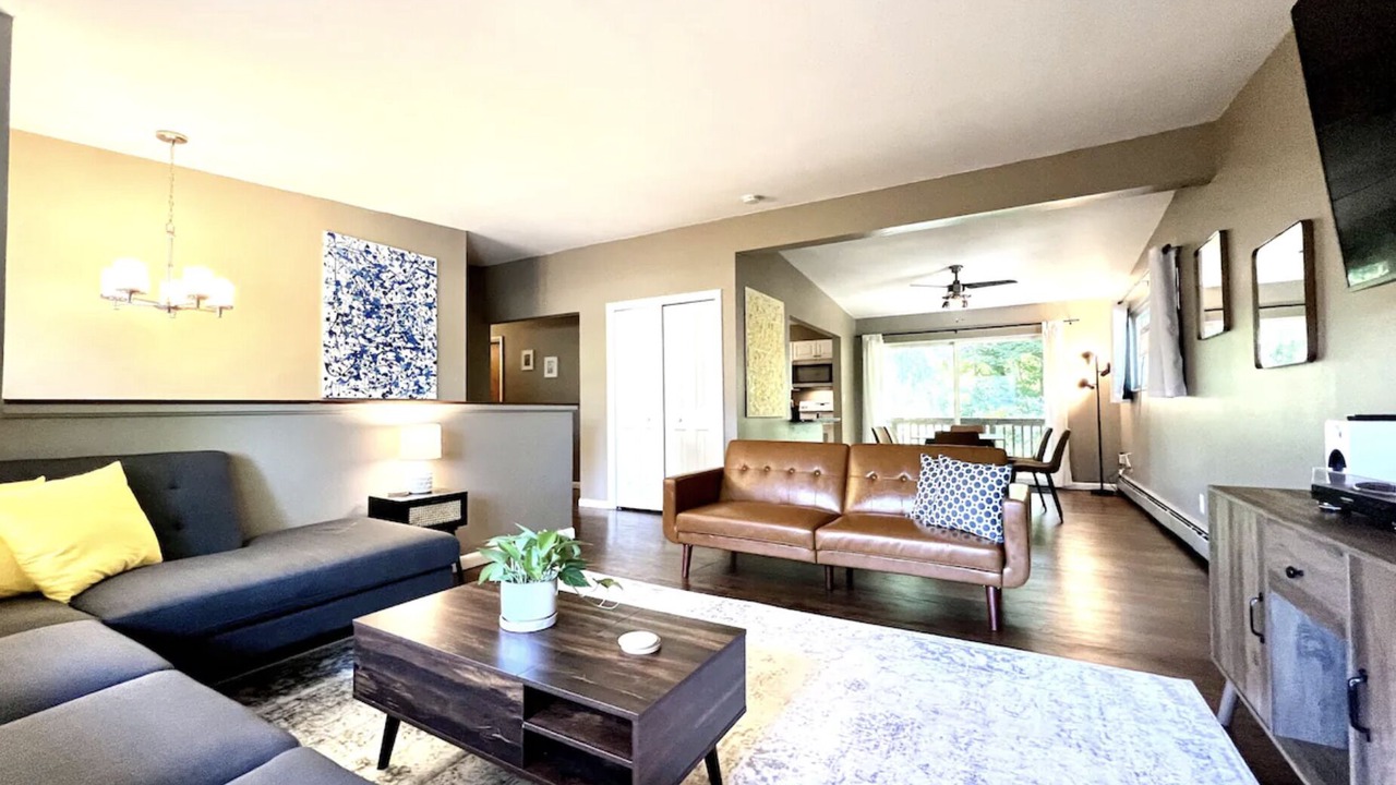 Photo of Livingroom in Old West Side