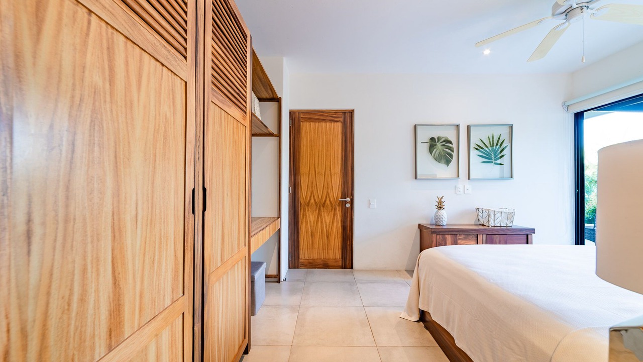 Photo of Bedroom in R