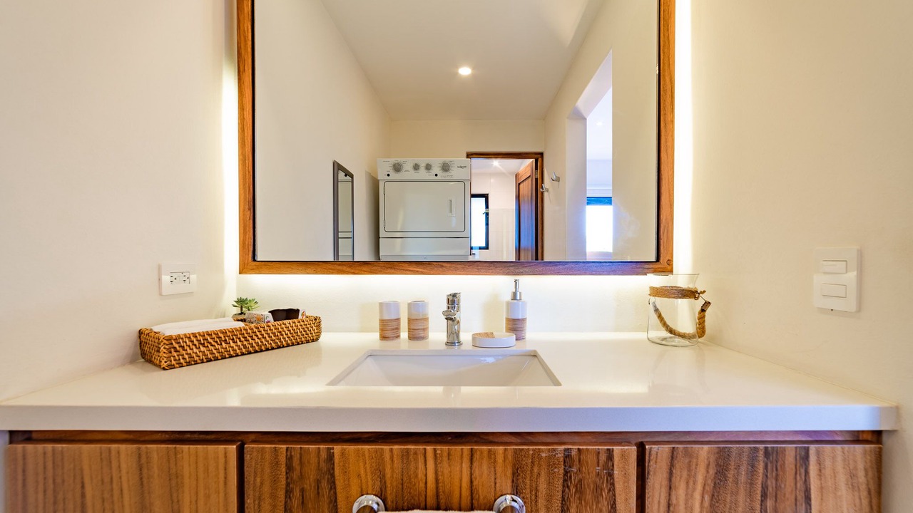 Photo of Bathroom in R