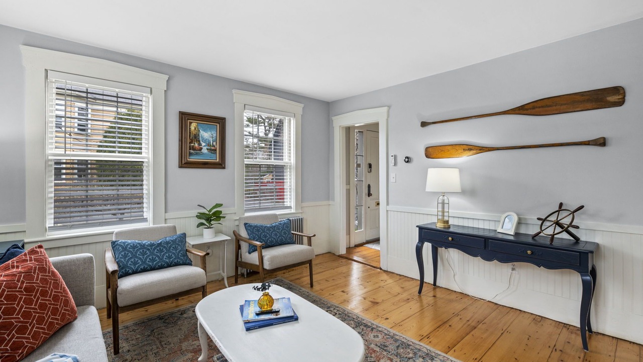 Photo of Livingroom in Marblehead