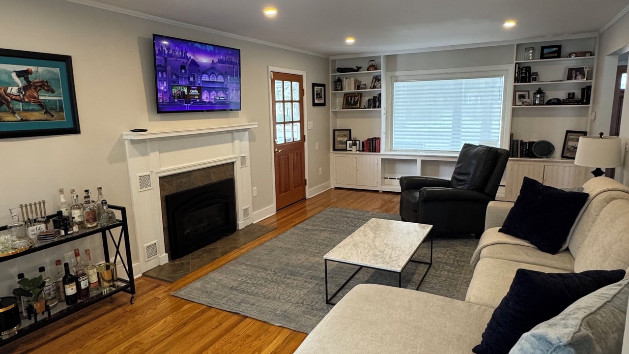 Photo of Livingroom in Saratoga Springs