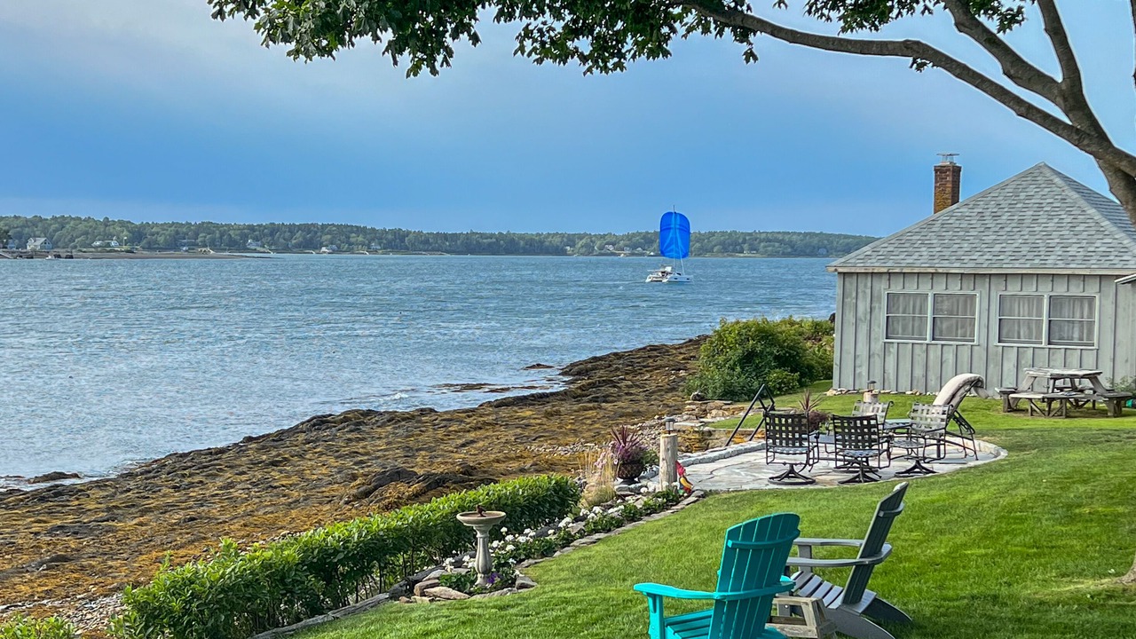 Photo of Patio Balcony in Mid-Coast and Islands