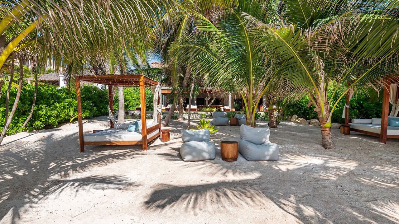 Photo of Patio Balcony in Soliman Bay