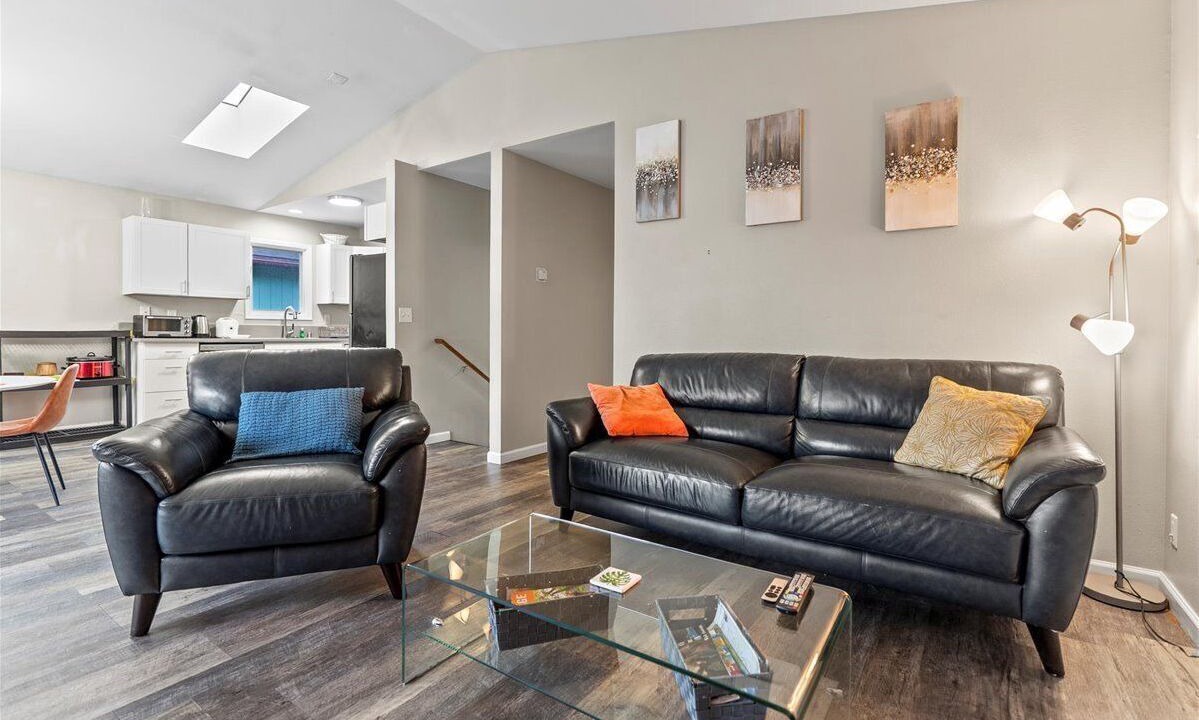 Photo of Livingroom in University Area