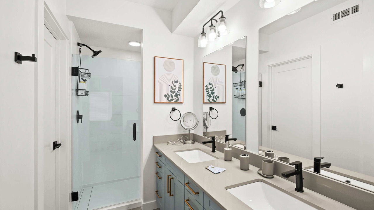Photo of Bathroom in People's Freeway