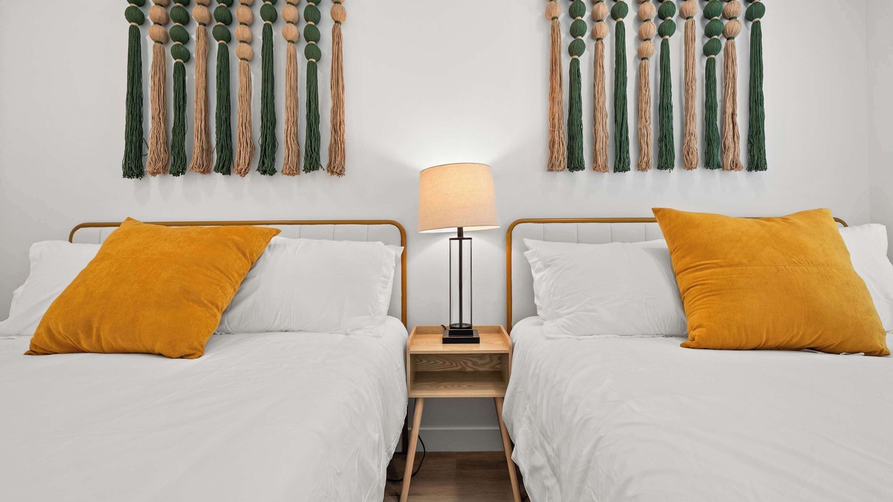 Photo of Bedroom in People's Freeway
