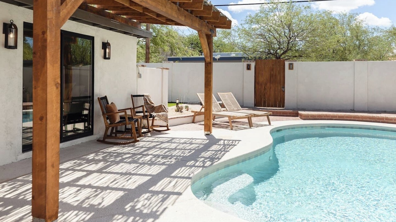 Photo of Outdoor in Blenman-Elm