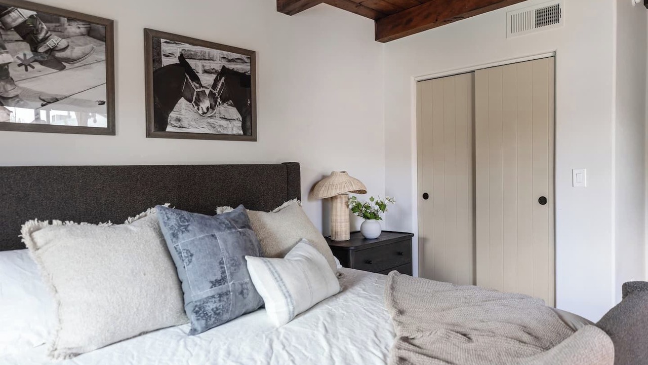 Photo of Bedroom in Blenman-Elm