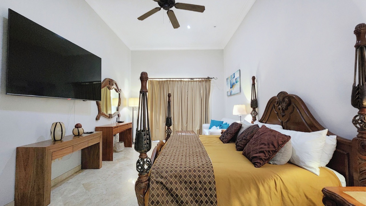 Photo of Bedroom in Flamingos