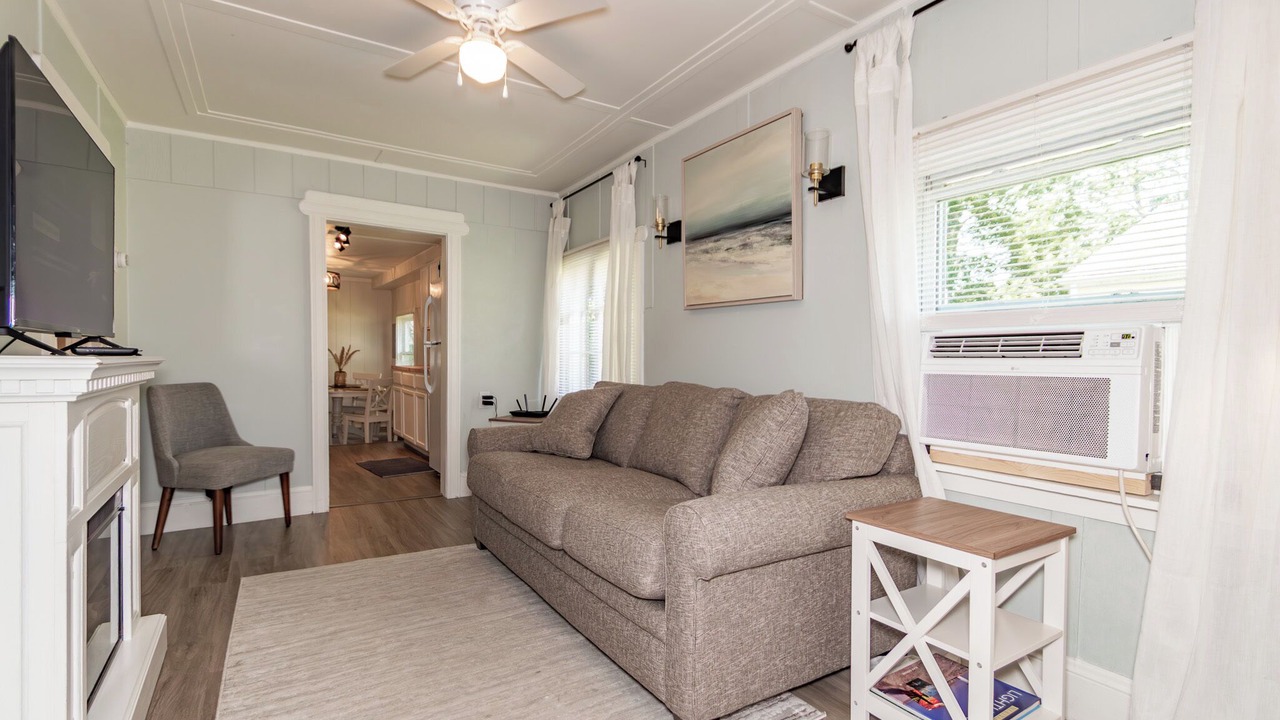Photo of Livingroom in Mentor Headlands