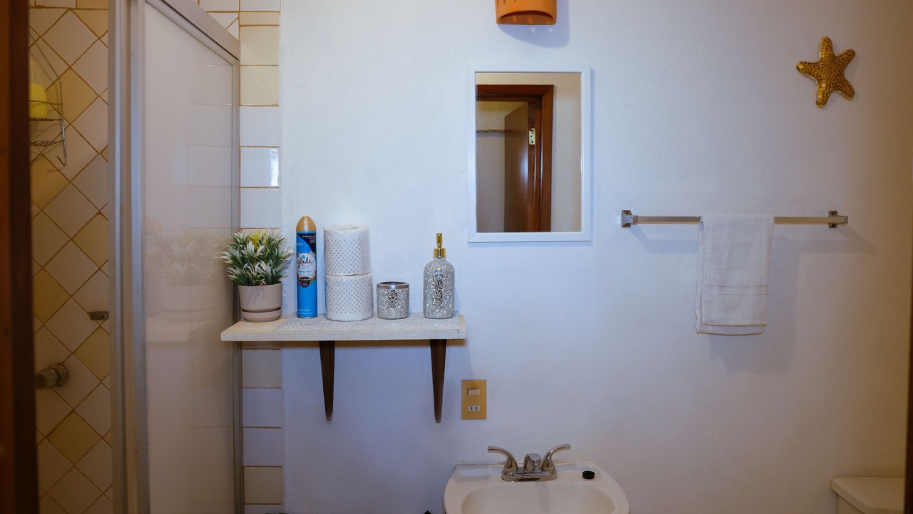 Photo of Bathroom in Romantic Zone