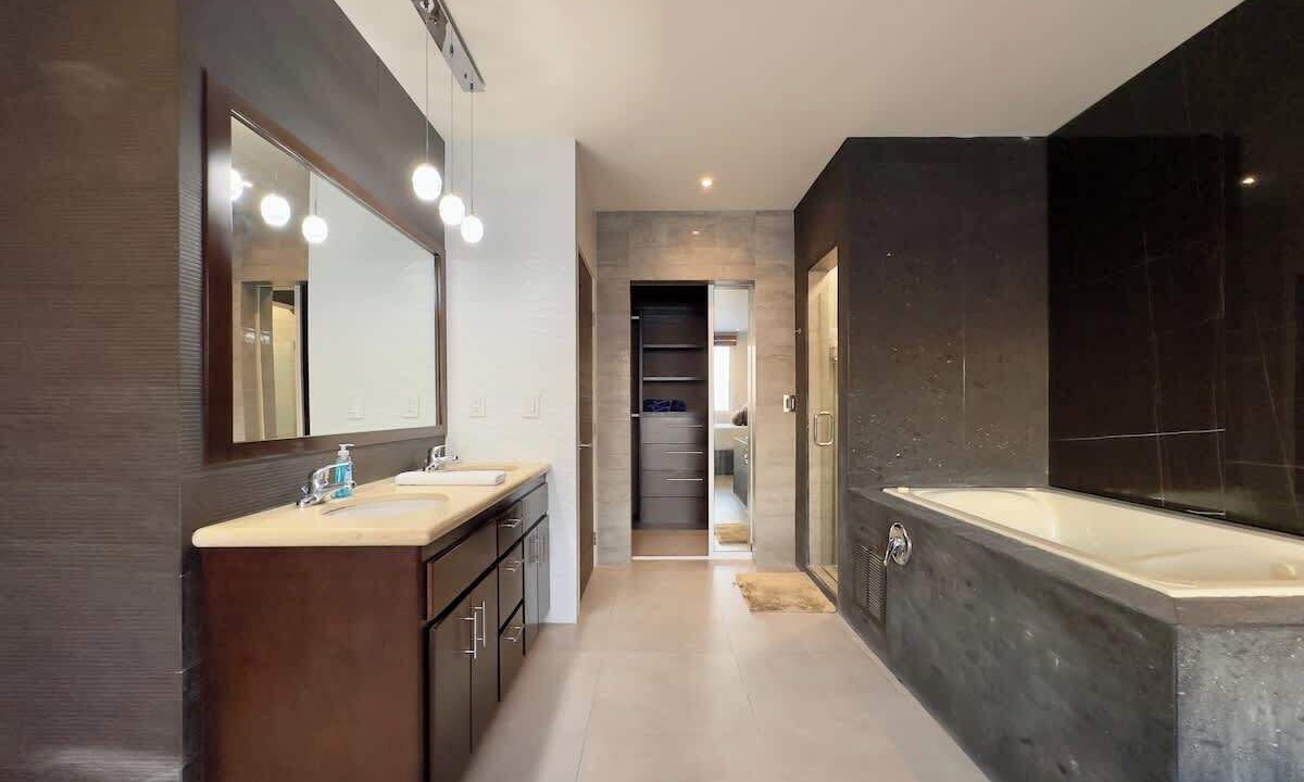 Photo of Bathroom in Costa de Oro