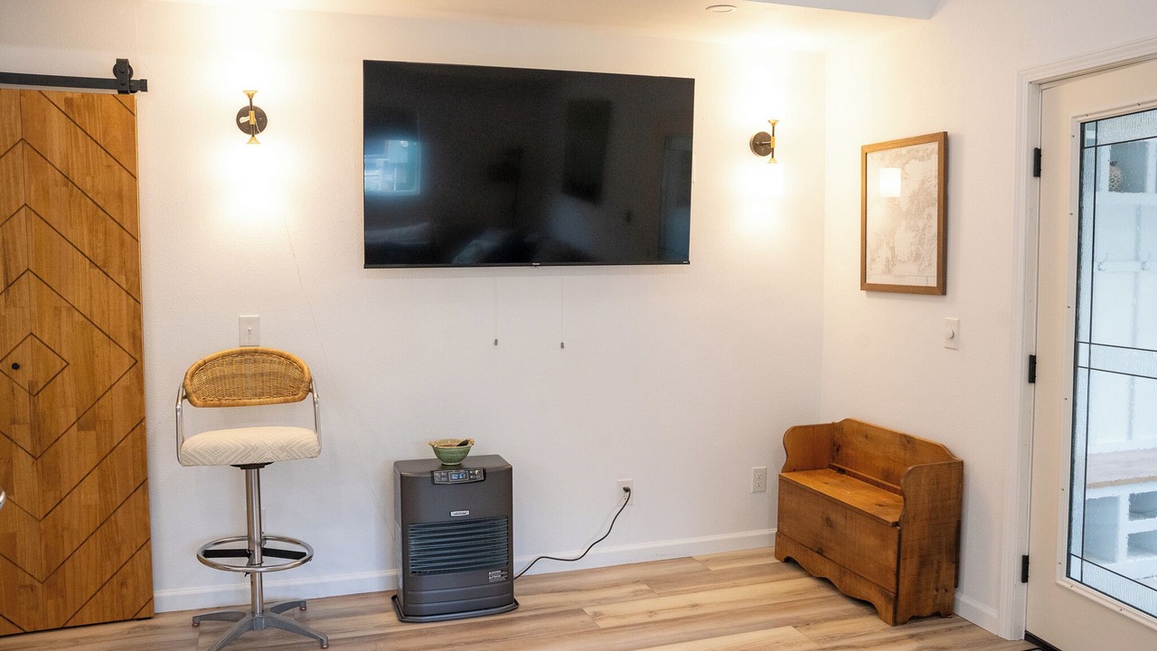 Photo of Livingroom in Moose Pass