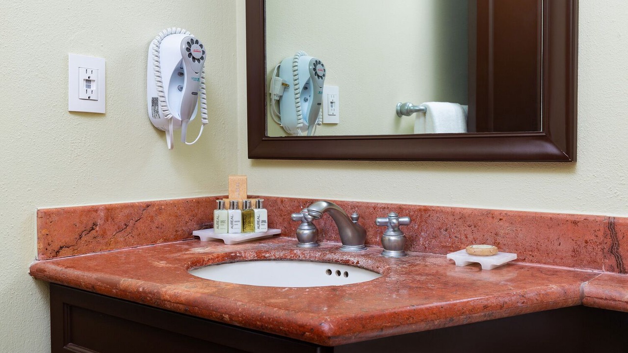 Photo of Bathroom in Flamingos
