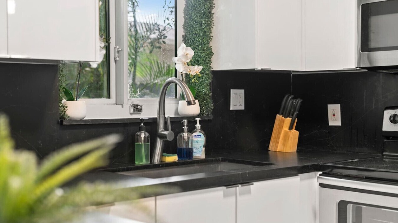 Photo of Kitchen in North Central Hollywood