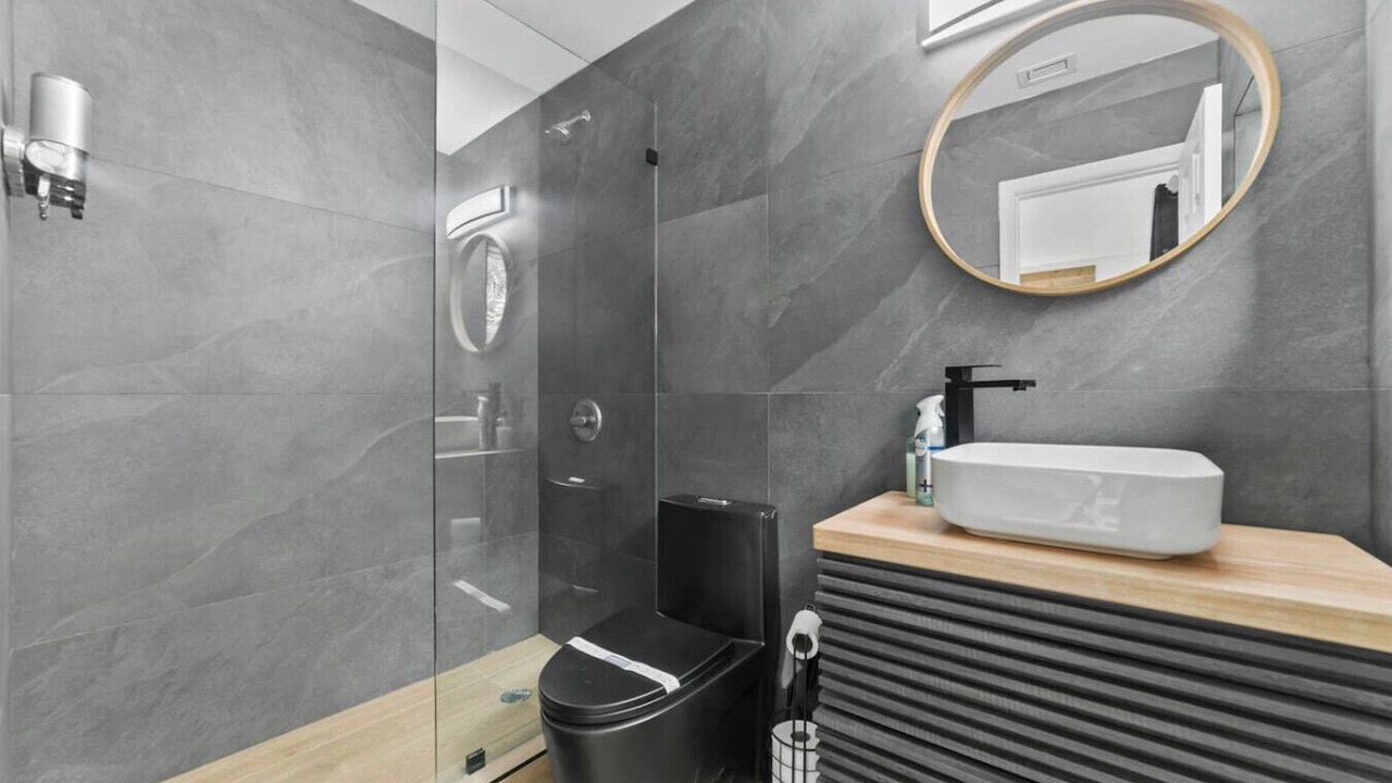 Photo of Bathroom in North Central Hollywood