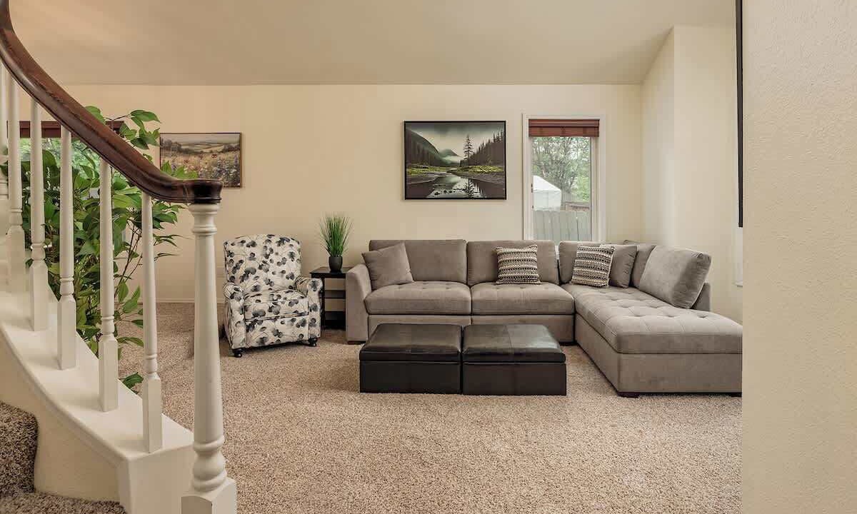 Photo of Livingroom in Northeast Anchorage