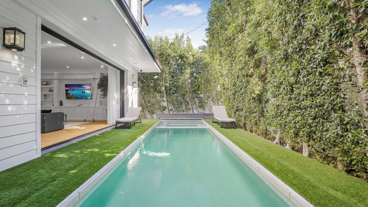 Photo of Outdoor in Melrose